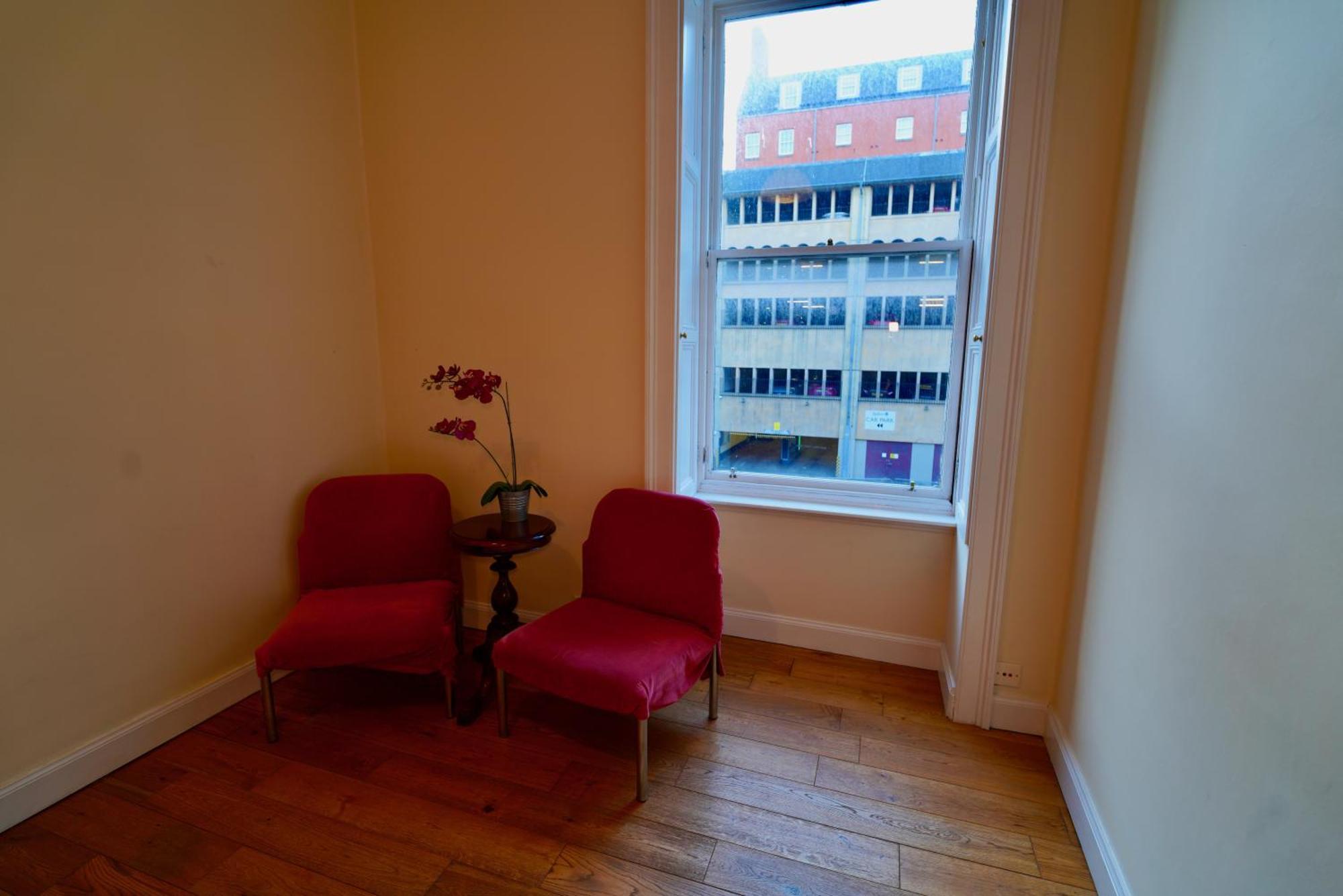Spacious 2 Bed Apt Next To Royal Mile & Waverley Edinburgh Exterior photo