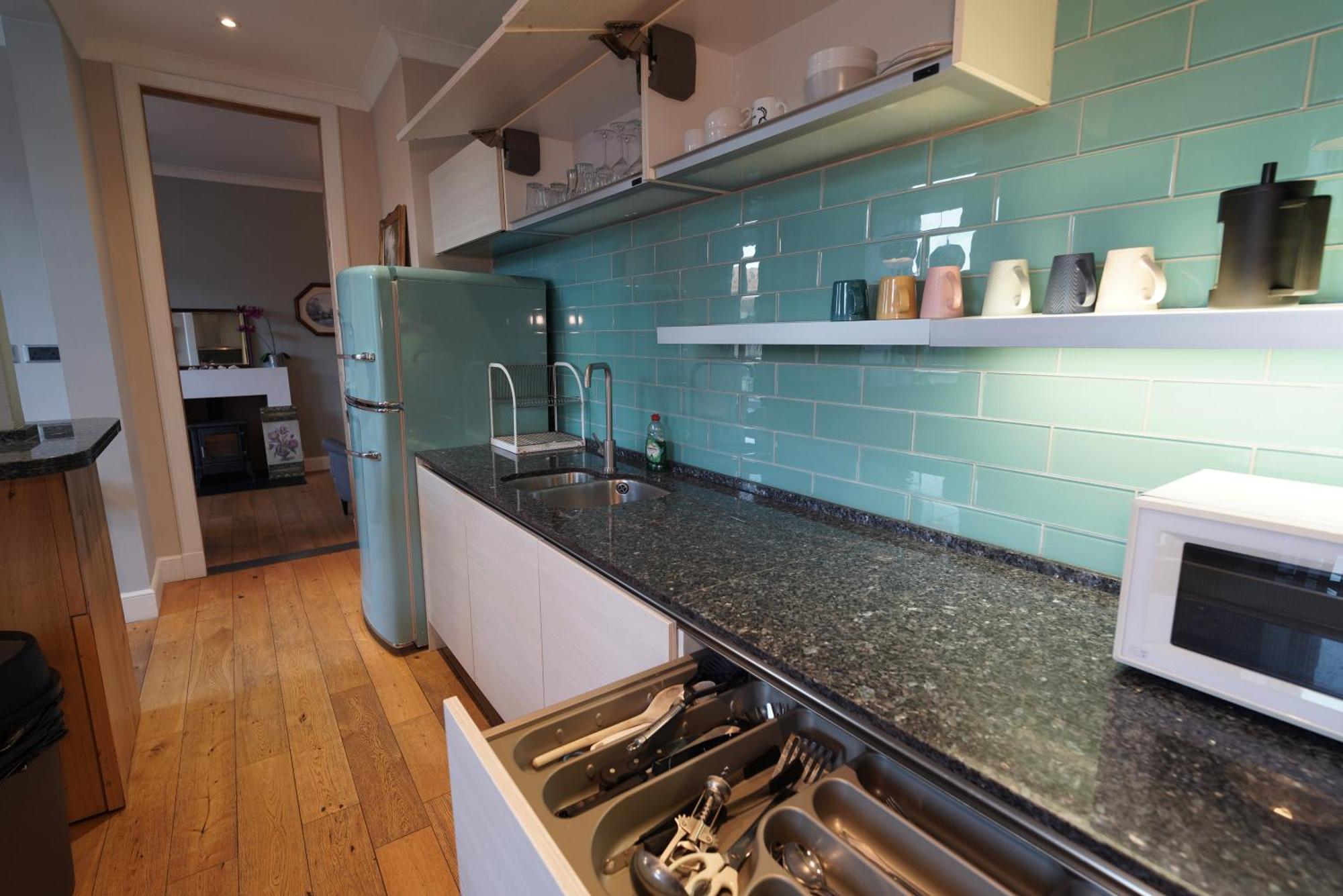 Spacious 2 Bed Apt Next To Royal Mile & Waverley Edinburgh Exterior photo