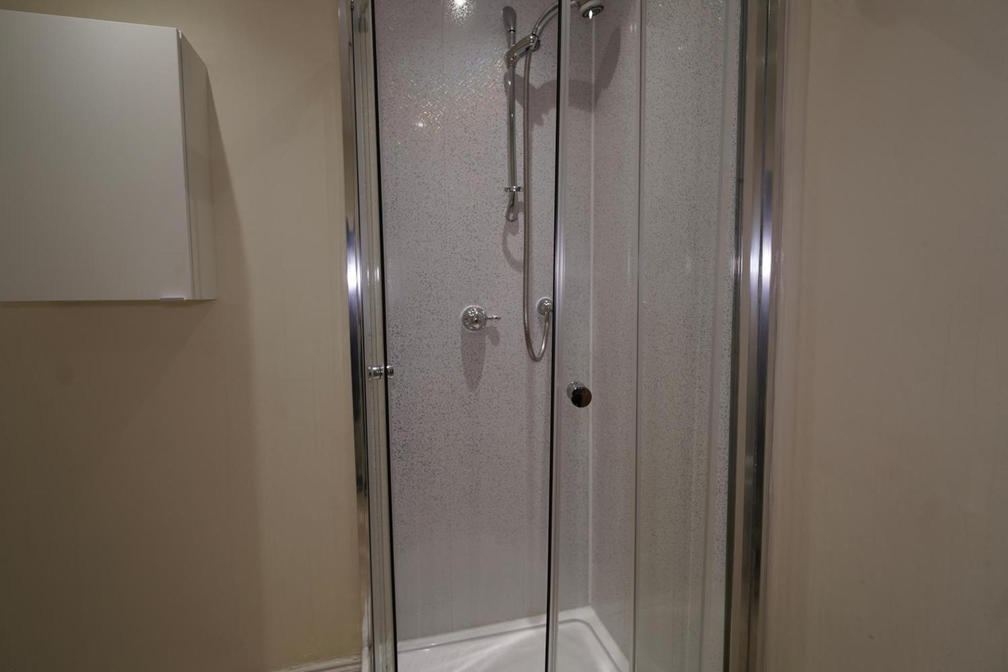 Spacious 2 Bed Apt Next To Royal Mile & Waverley Edinburgh Exterior photo